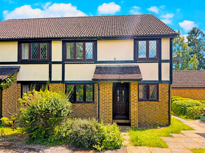 2 Bedroom End Of Terrace House To Rent In Hardwicke Gardens, Amersham, HP6