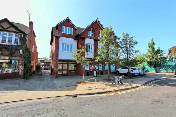 2 Bedroom Flat To Rent In Station Approach, West Byfleet, KT14