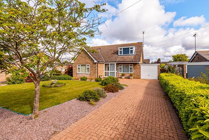 3 Bedroom Detached Bungalow For Sale In Reynolds Gardens, Moulton, PE12