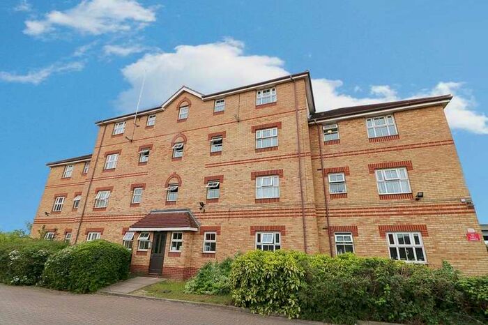 2 Bedroom Flat To Rent In Bluebell Way, Ilford, IG1