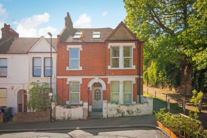 4 Bedroom Flat For Sale In Sandrock Road, Lewisham, London, SE13