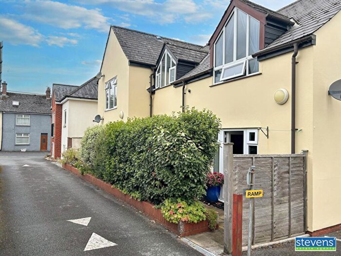 2 Bedroom Flat For Sale In East Street, Okehampton, Devon, EX20