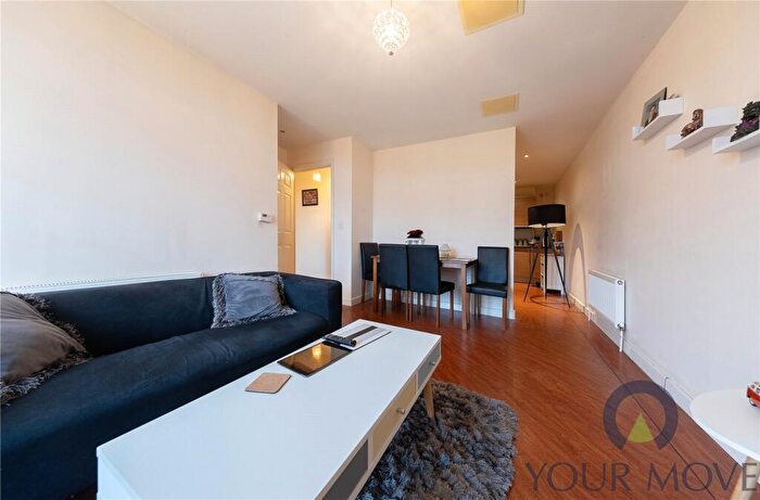 1 Bedroom Flat For Sale In Main Street, Dickens Heath, Shirley, Solihull, B90