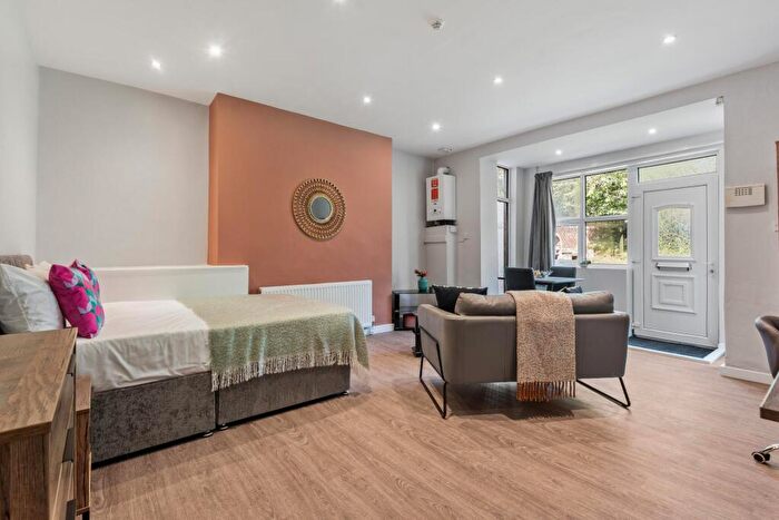 1 Bedroom House To Rent In Vinery Road, Leeds, LS4