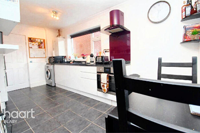 3 Bedroom Semi-Detached Bungalow For Sale In Walnut Way, Leicester, LE8