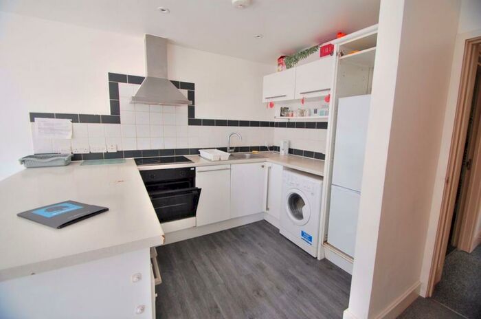 2 Bedroom Flat To Rent In Stafford Road, Wallington, SM6