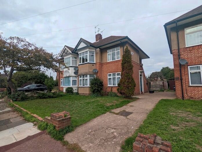 2 Bedroom Maisonette To Rent In Westbury Road, Feltham, TW13