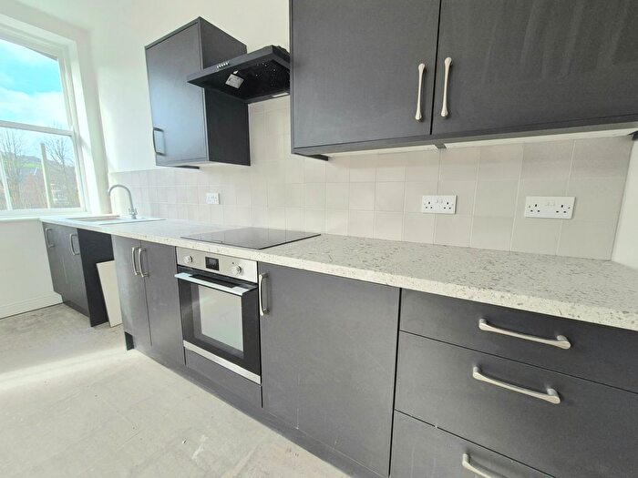 2 Bedroom Flat To Rent In Town Hall Street, Sowerby Bridge, HX6