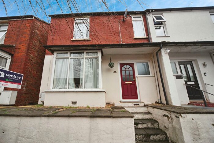 2 Bedroom Terraced House For Sale In Dordans Road, Luton, LU4