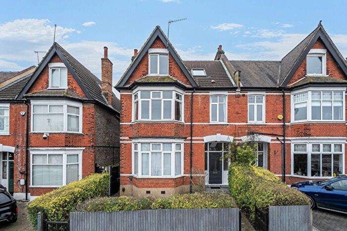 3 Bedroom Flat For Sale In Coopers Lane, Lee, SE12