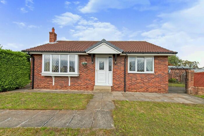 2 Bedroom Detached Bungalow For Sale In Farm Gardens, Streethouse, Pontefract, WF7