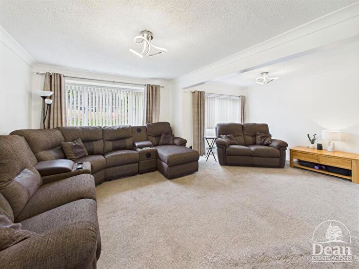 3 Bedroom Detached House For Sale In Bracken Drive, Lydney, GL15