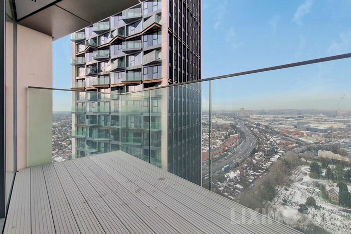 2 Bedroom Flat To Rent In Portal Way, North Acton, W3