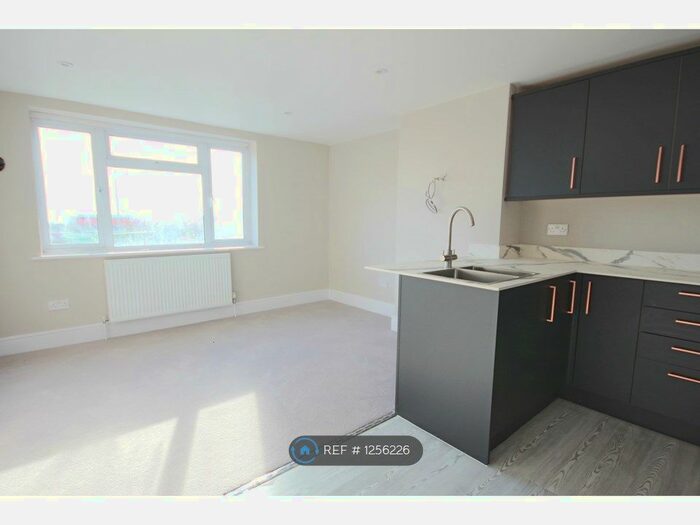 2 Bedroom Flat To Rent In Hangleton, Hove, BN3