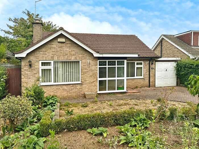 2 Bedroom Detached Bungalow For Sale In Singerfire Road, Ailsworth, Peterborough, PE5