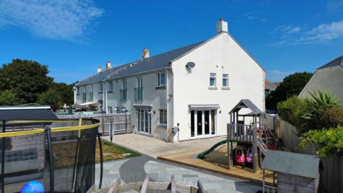 3 Bedroom End Of Terrace House For Sale In Home Farm Close, Portland, DT5