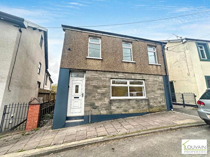 4 Bedroom Detached House For Sale In Brynteg Crescent, Rhymney, NP22