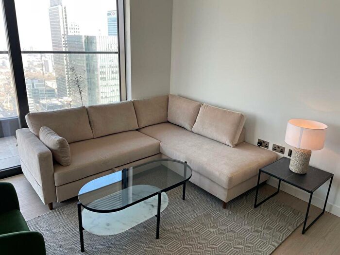 2 Bedroom Flat To Rent In Wards Place, South Quay, E14