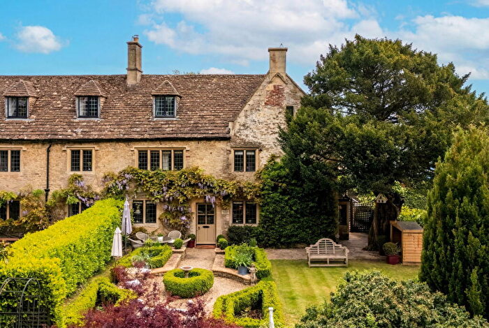 3 Bedroom Cottage For Sale In Shurnhold, Melksham, SN12