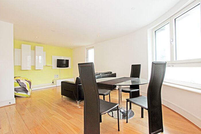 1 Bedroom Flat To Rent In Library Building, Clement Avenue, Clapham, London, SW4
