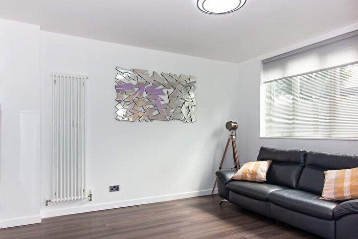 1 Bedroom Flat To Rent In Chingford Mount Road, London, E4