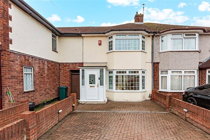 2 Bedroom Terraced House For Sale In Esmond Close, Rainham, RM13