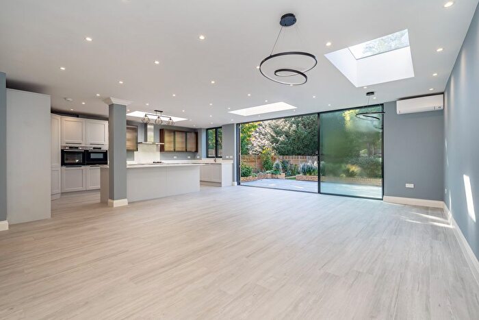 5 Bedroom Link Detached House For Sale In Popes Lane, London, W5