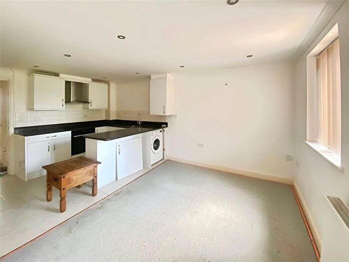 1 Bedroom Flat To Rent In Camp Hill Road, Nuneaton, Warwickshire, CV10