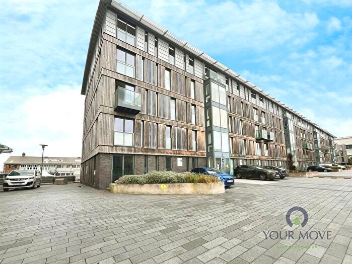 2 Bedroom Flat To Rent In Dock Head Road, Chatham, Kent, ME4