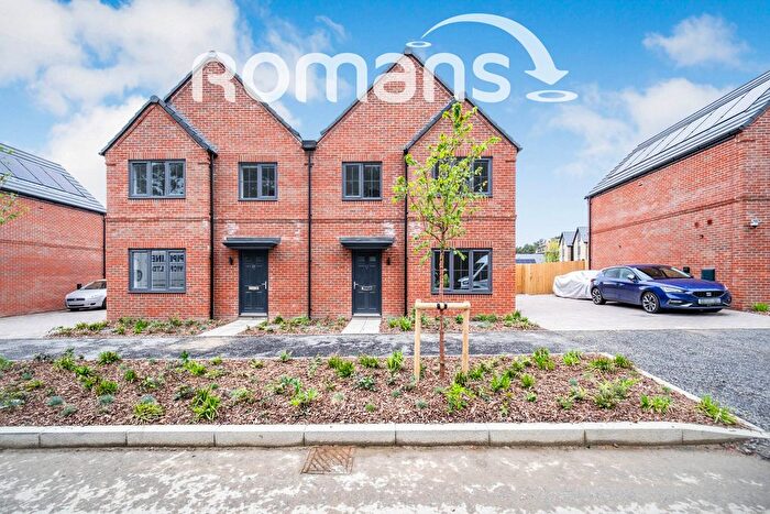 3 Bedroom Property To Rent In Hailwood Avenue, Crowthorne, Berkshire, RG45
