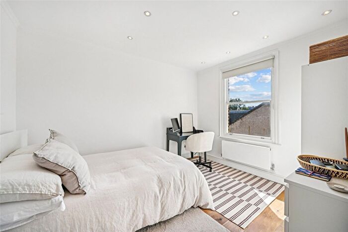 3 Bedroom Flat To Rent In Lillie Road, London, SW6