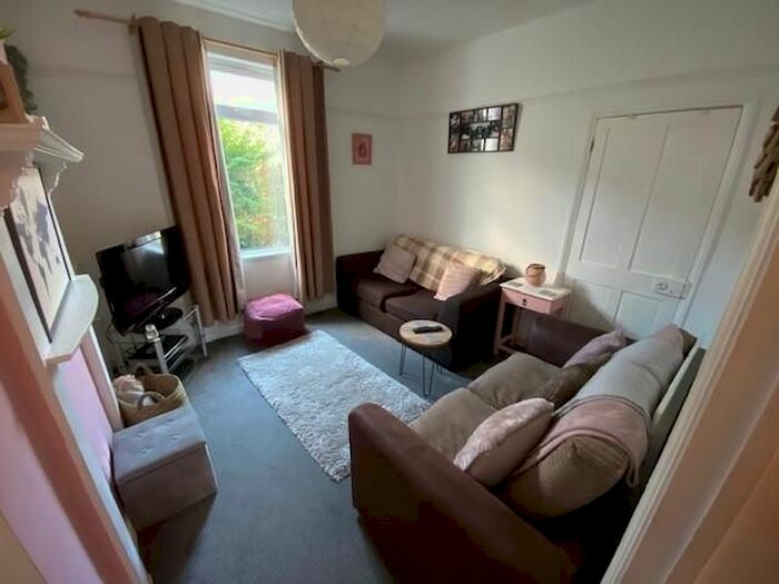 2 Bedroom Property To Rent In Tyler Street, Roath, Cardiff, CF24