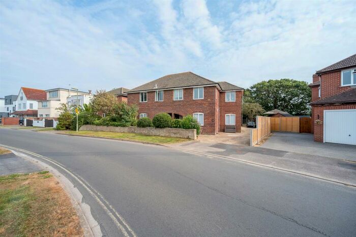 2 Bedroom Flat To Rent In Bracklesham Road, Hayling Island, PO11