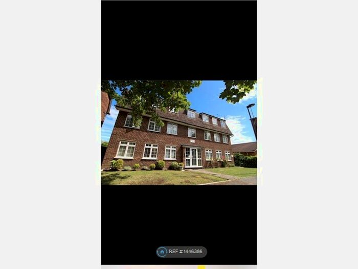 2 Bedroom Flat To Rent In Sherringham Court, Enfield, EN2