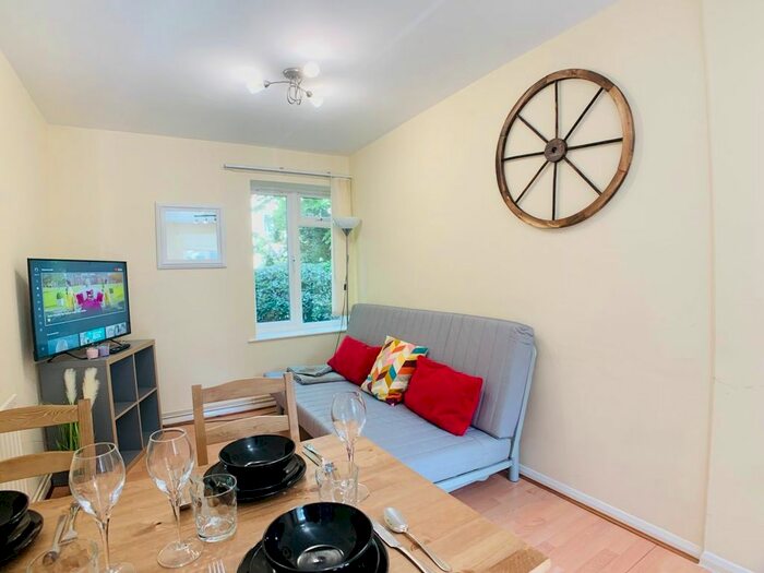 2 Bedroom Flat To Rent In Poolmans Street, London, SE16