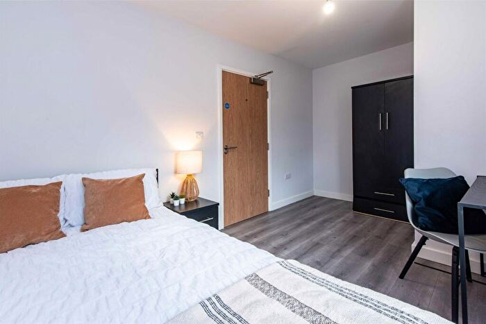 2 Bedroom Apartment To Rent In A Long Row, NG12