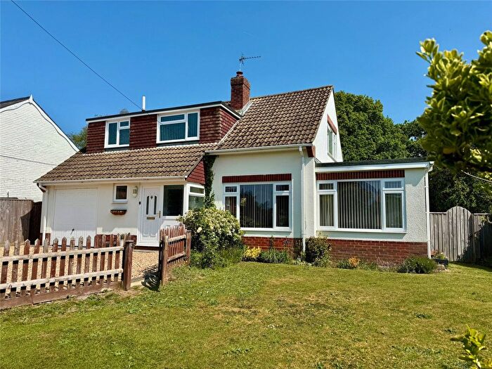 3 Bedroom Detached House For Sale In Everton Road, Hordle, Hampshire, SO41