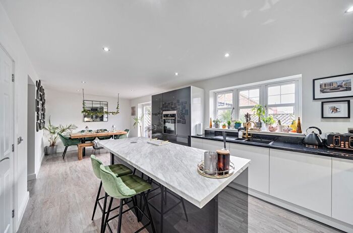 4 Bedroom Detached House For Sale In Paddock Way, Kingswood, Hull, HU7