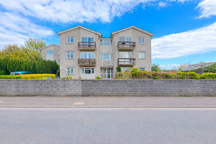 2 Bedroom Flat For Sale In Glan-y-nant Road, Whitchurch, Cardiff, CF14