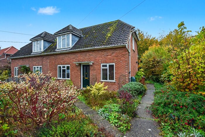 3 Bedroom Semi Detached House For Sale In The Street, Bridgham, Norfolk, NR16