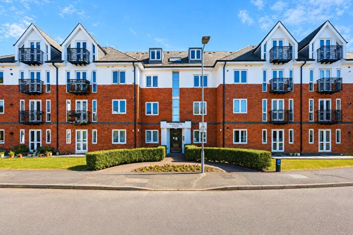 1 Bedroom Apartment To Rent In Park View Close, St. Albans, Hertfordshire, AL1