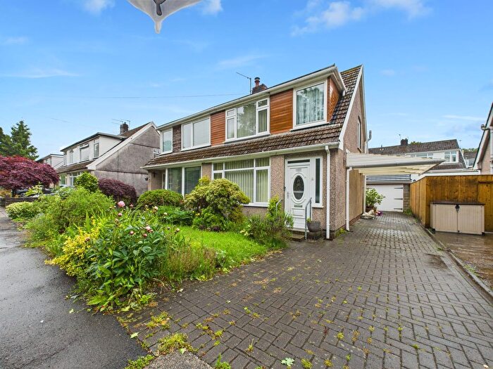 3 Bedroom Semi-Detached Bungalow For Sale In Woodcote, Killay, SA2