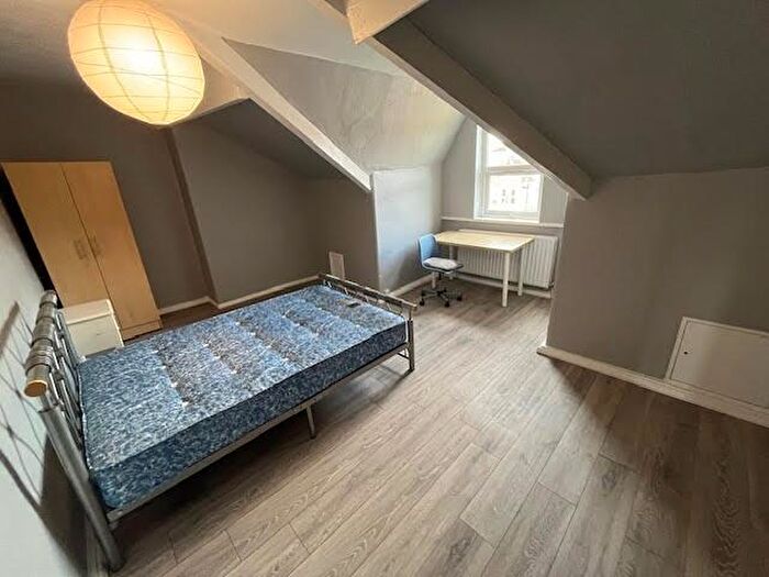 9 Bedroom House To Rent In Brudenell Road, Leeds, LS6