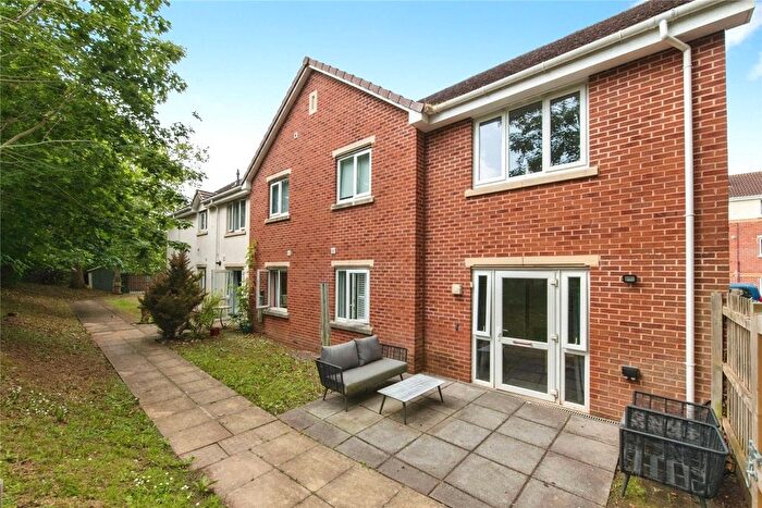 1 Bedroom Flat For Sale In Willow Way, Exeter, Devon, EX4