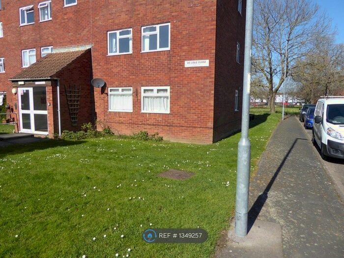 2 Bedroom Flat To Rent In De Lisle Close, Portsmouth, PO2