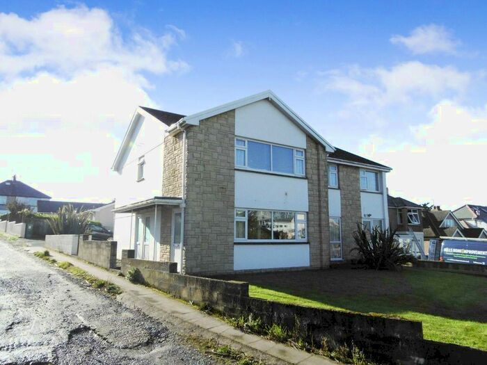 2 Bedroom Flat To Rent In Warwick Road, Bude, EX23