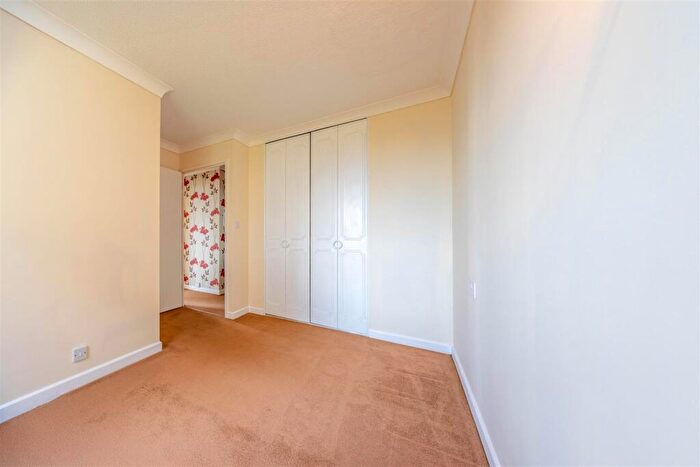 2 Bedroom Retirement Property For Sale In Holland Road, Westcliff-On-Sea, SS0