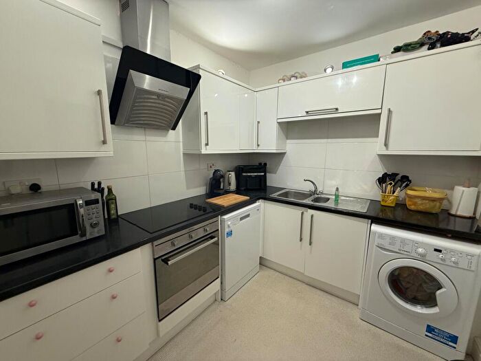 2 Bedroom Flat To Rent In Lindisfarne, Jesmond, NE2