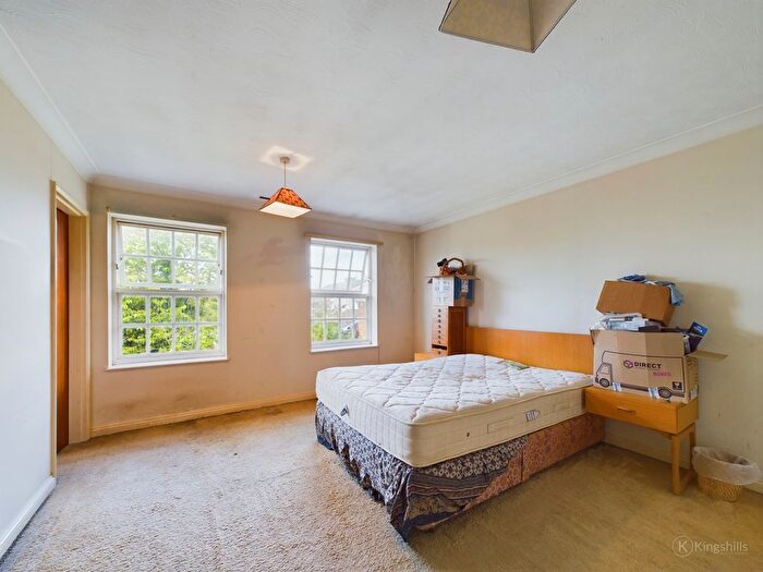 5 Bedroom Detached House For Sale In Southcote Way, Penn, High Wycombe, HP10