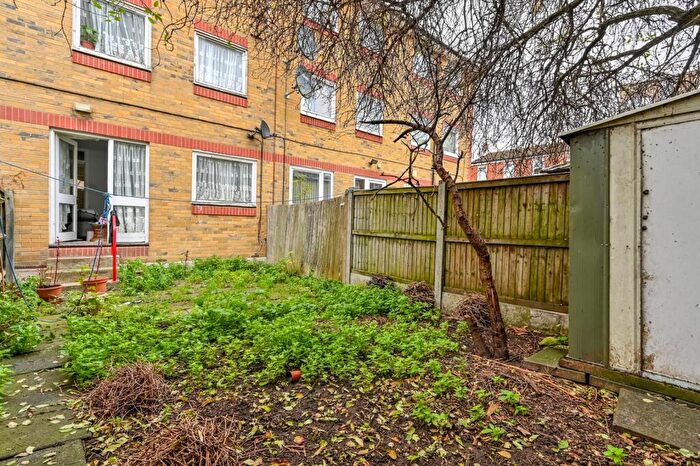 4 Bedroom Terraced House For Sale In Howard Road, Stoke Newington, London, N16